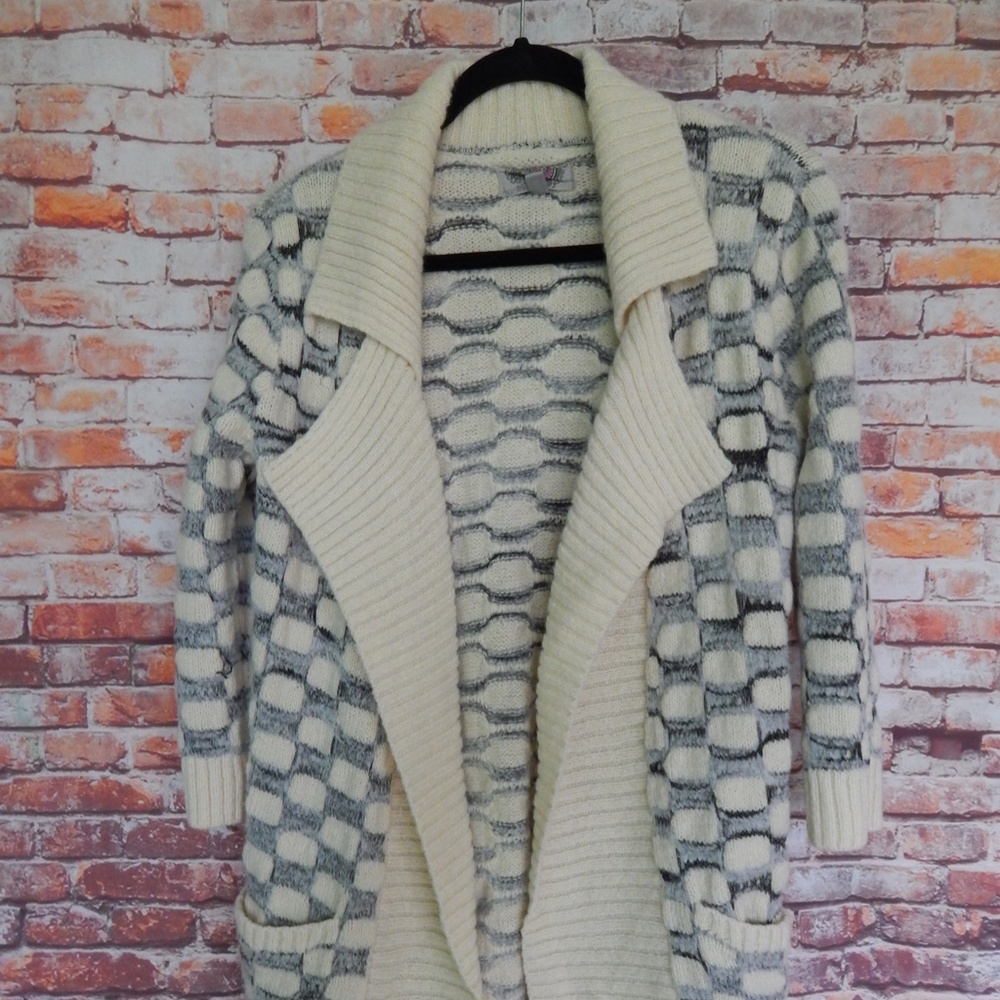 ECote / Long Checkered-Style Sweater